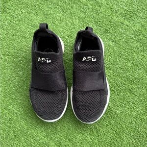 APL Black Sneakers - Kids US 12